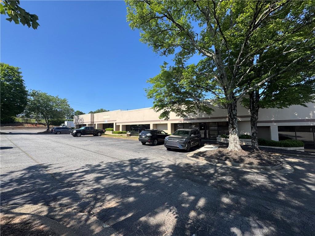 6069 Oakbrook Parkway
