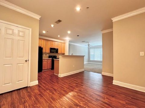 Condo For Rent - 1208 Stratford Cmns<br/> Dekalb County, Decatur, GA 30033