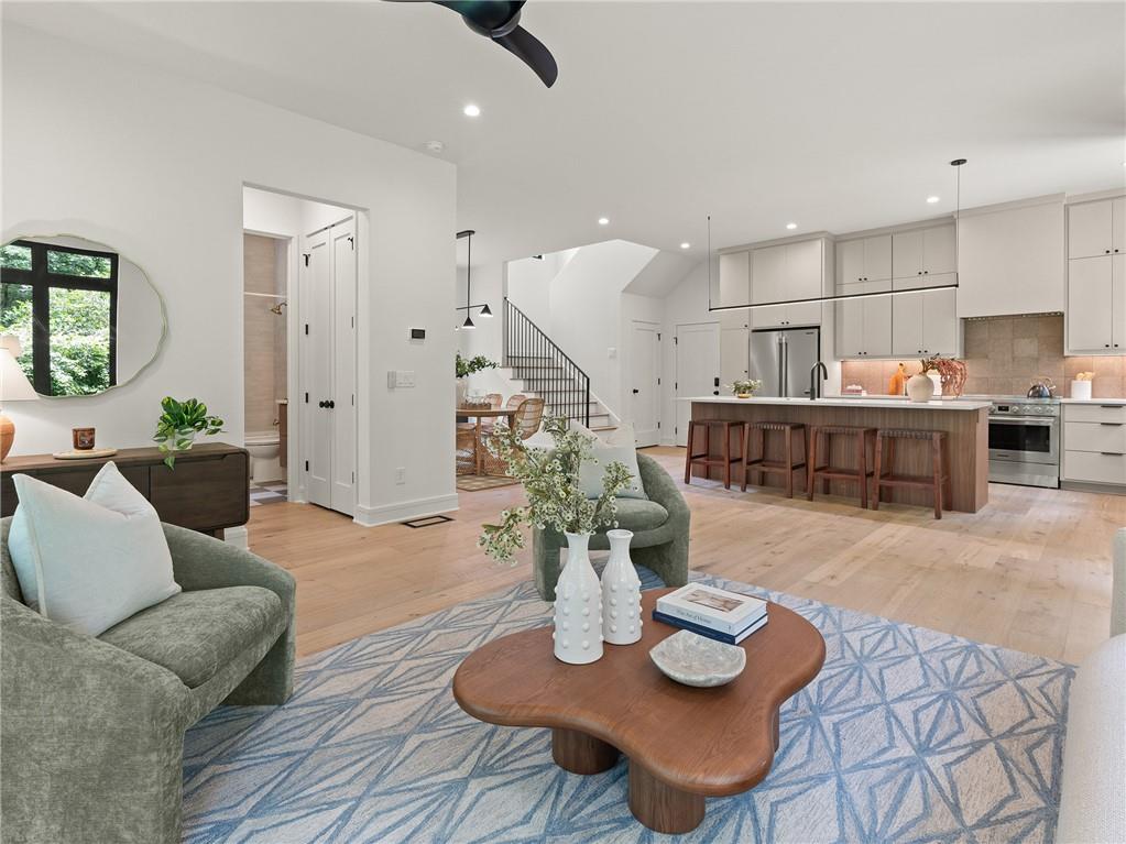 220 Green Street B