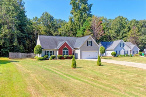 Homes For Sale - 5496 Amber Cove Way<br/> Flowery Branch, GA 30542