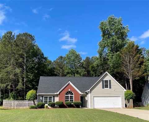 Homes For Sale - 5496 Amber Cove Way<br/> Flowery Branch, GA 30542