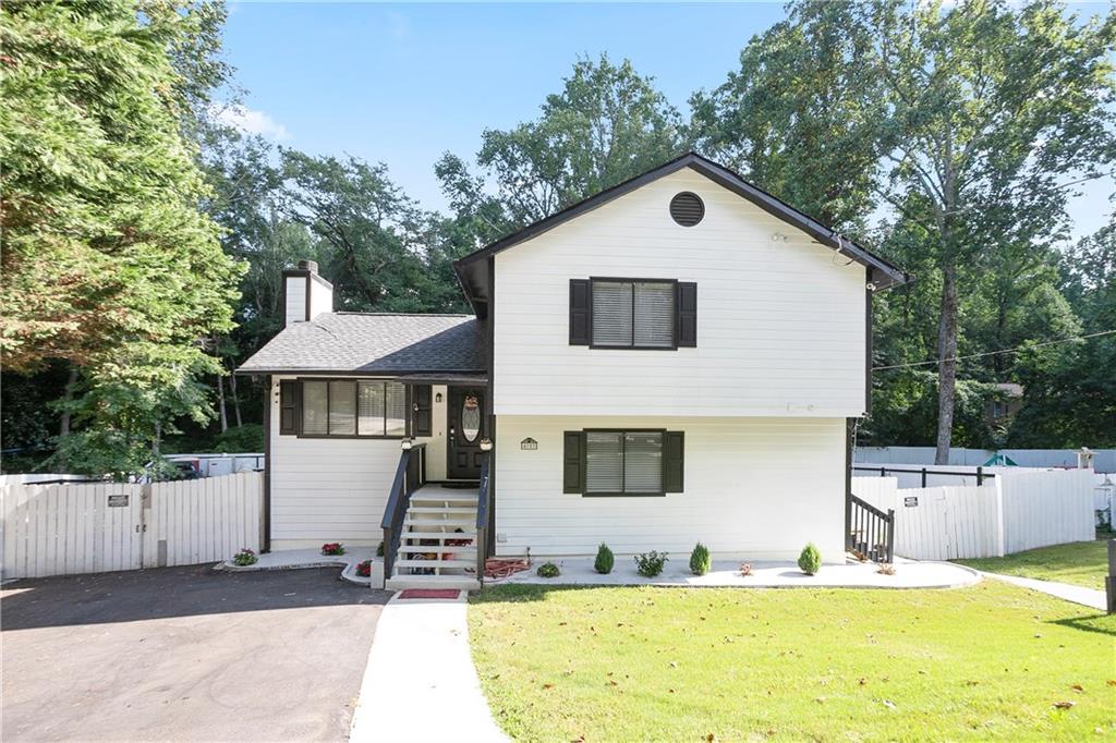 MOVE-IN READY FULLY RENOVATED HOME IN PRIME NORCROSS LOCATION!
Welcome to 4787 Greenway Rd, a beautifully updated 3-bedroom, 3-bath split-level residence with a partially finished basement—perfectly situated in a quiet, established neighborhood just minutes from I-85, Satellite Blvd, shopping, and dining. This home offers the ideal combination of comfort, style, and convenience.
Step into a bright, modern kitchen featuring granite countertops, stainless steel appliances, and a fresh, open layout made for everyday living and entertaining. The partially finished basement includes a brand-new full bathroom and has been professionally waterproofed—ideal for a guest suite, home office, or second living area.
UPDATES INCLUDE:
The roof and A/C unit are only 3 years old. New LVP flooring throughout. New driveway. Leveled yard with fresh asphalt pavement.
This home has been thoughtfully renovated from top to bottom and is truly move-in ready. Whether you're a first-time buyer, a growing family, or simply looking for a fresh start in a central location, this one is a must-see.