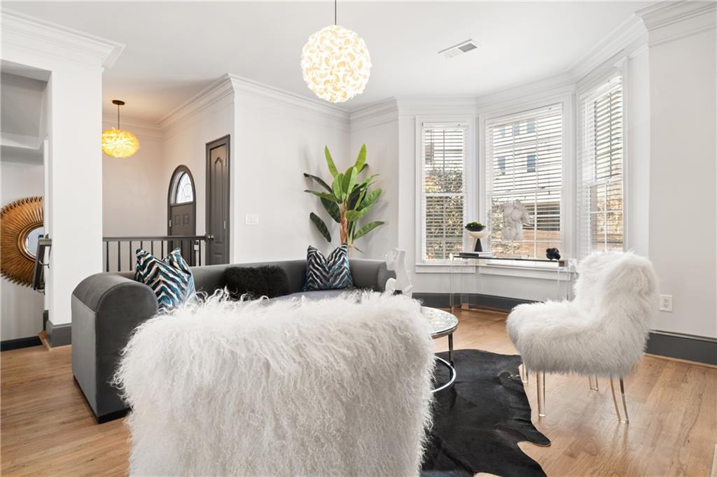 190 Centennial Way NW