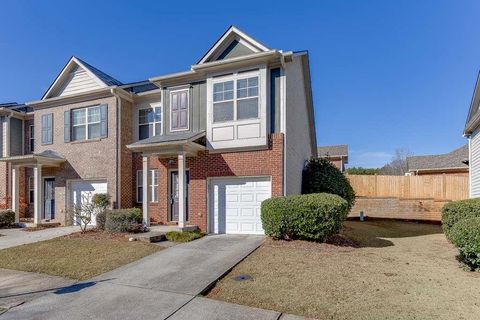 1043 Nightfall Court Suwanee GA 30024