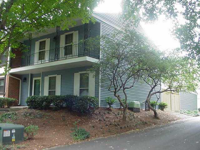 PRIVATE END UNIT-OVERSIZED TWO CAR GARAGE. PRIVATE COURTYARD POSSIBLE CARPET ALLOWANCE. SEPARATE DINING ROOM- LOTS OF GUESTS PARKING. NO SHOWINGS AFTER 5:00 PM.