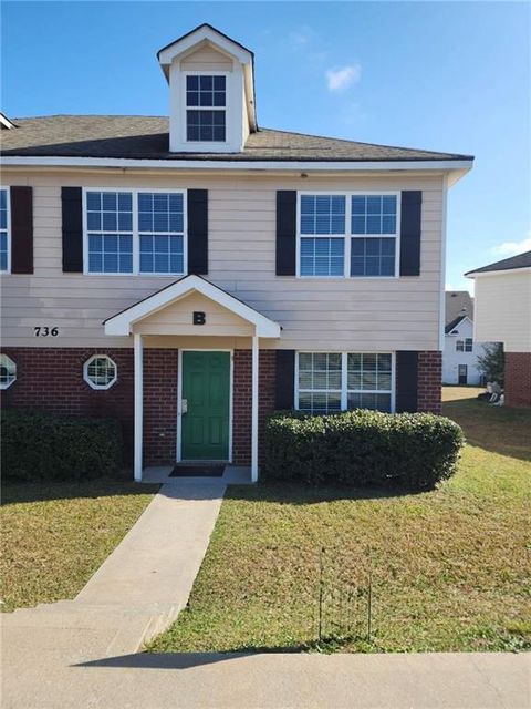 Townhouse For Sale - 736 Wheel House Lane #B<br/> Monroe, GA 30655