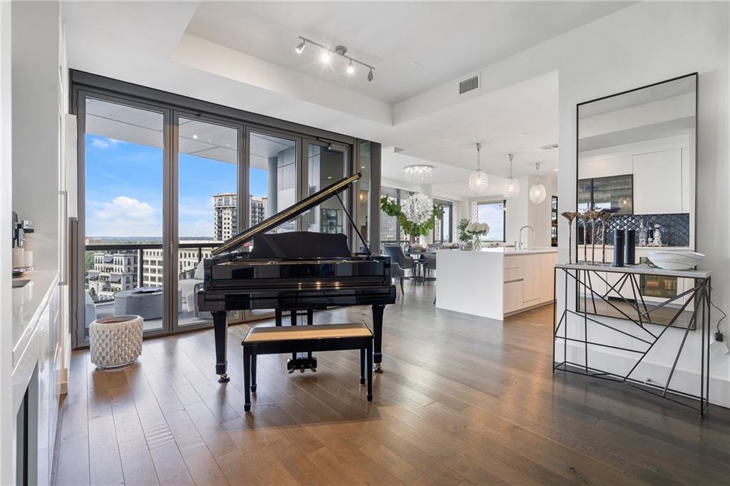 3107 Peachtree Road NE 1101