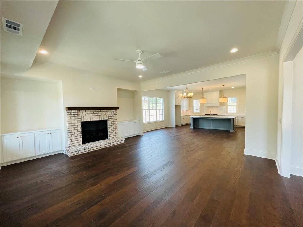 212 Suwanee Avenue