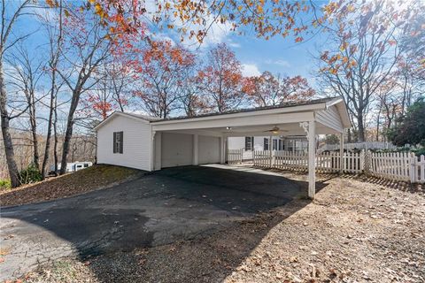 A home in Dahlonega