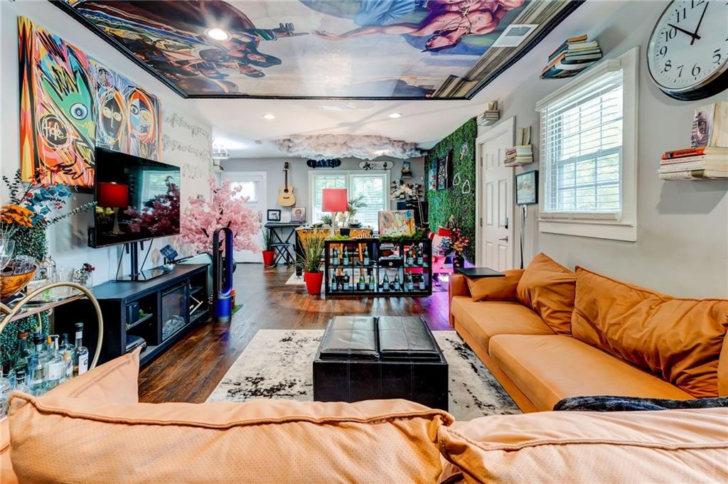 569 Woods Drive, Atlanta, Georgia image 3