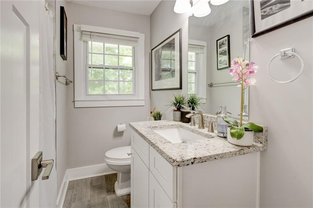 569 Woods Drive, Atlanta, Georgia image 12