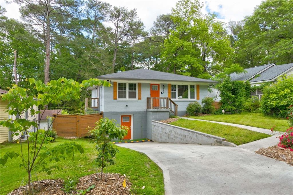 569 Woods Drive, Atlanta, Georgia image 29