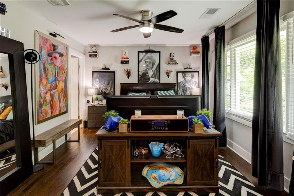 569 Woods Drive, Atlanta, Georgia image 7