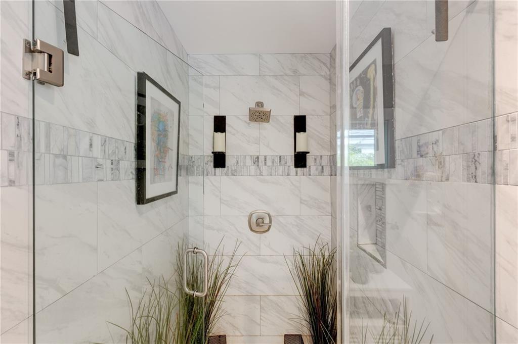569 Woods Drive, Atlanta, Georgia image 9