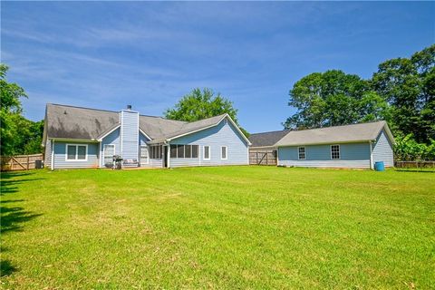 A home in Hoschton