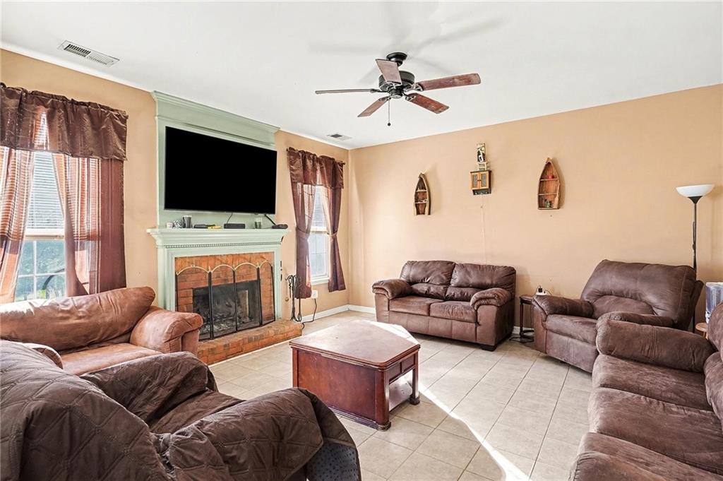 2201 Howell Farms Point NW