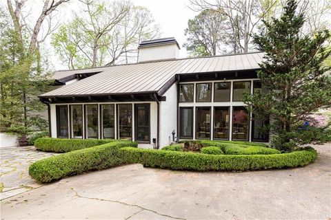 Photo of 1165 Regency Road NW, Atlanta, GA 30327 (MLS # 7746626)
