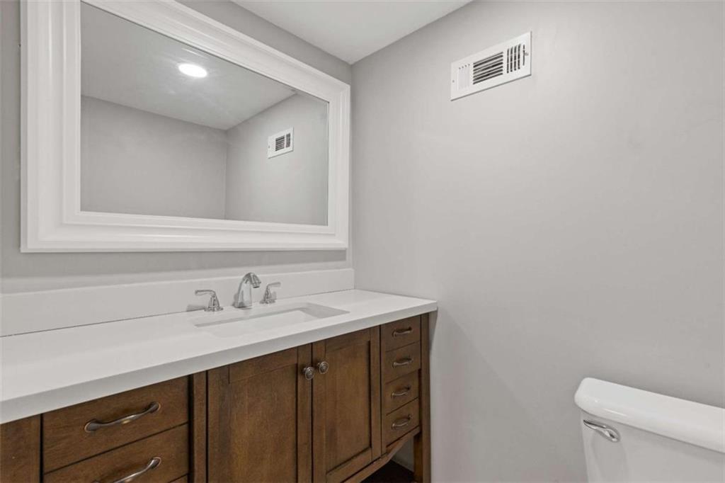 6414 Bimini Drive, Forest Park, Georgia image 17