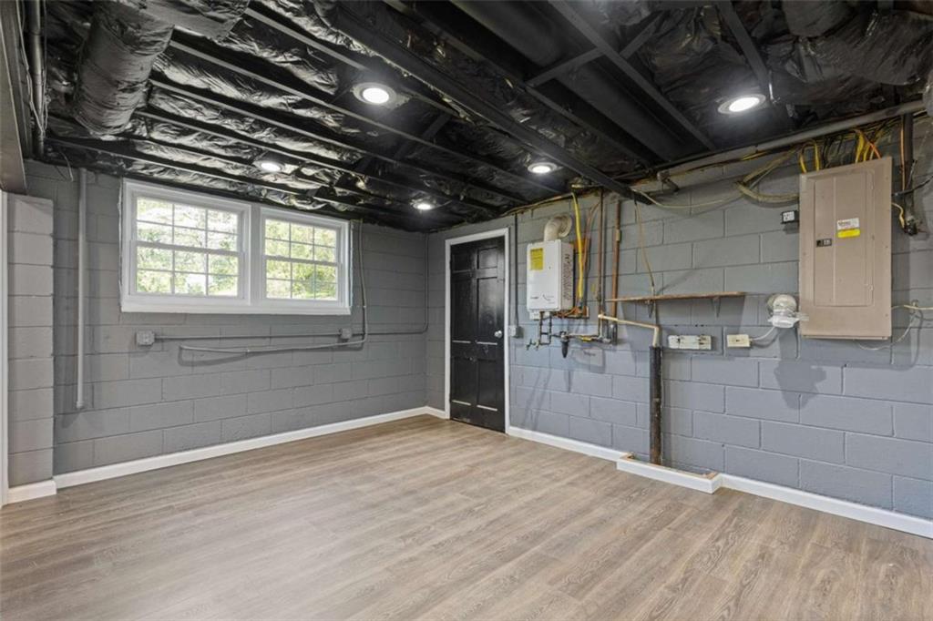 6414 Bimini Drive, Forest Park, Georgia image 21
