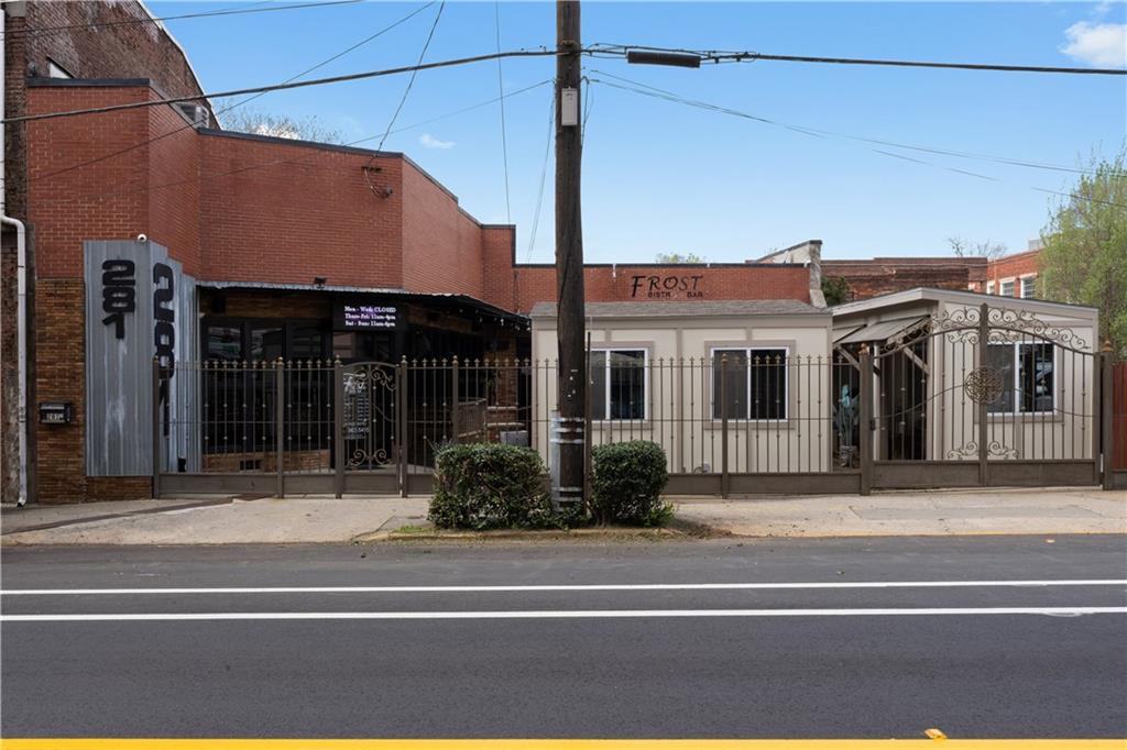 281 Peters Street SW