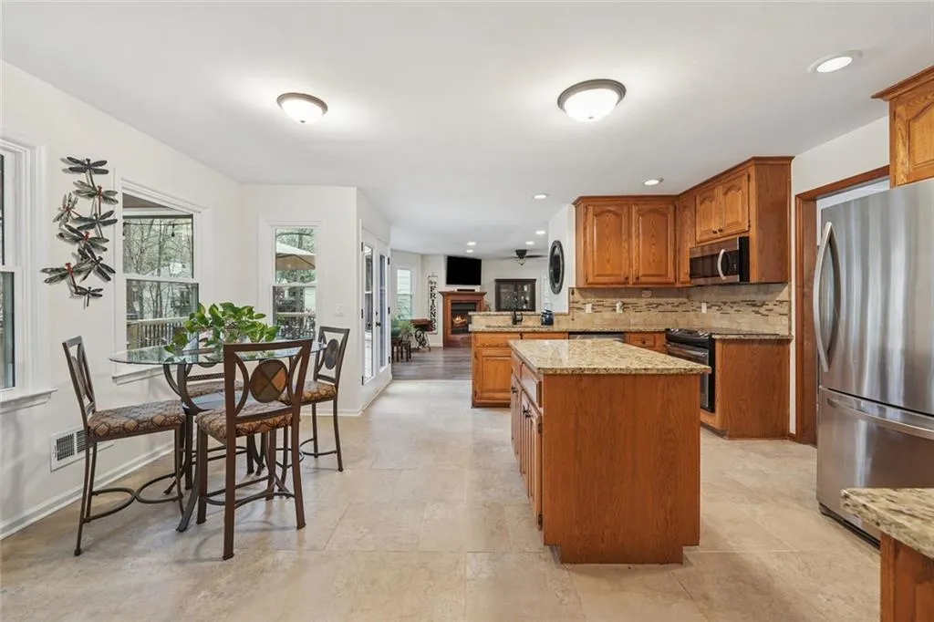 Cumming, Georgia 30041, United States, 5 Bedrooms Bedrooms, ,4 BathroomsBathrooms,Residential,Active,139409