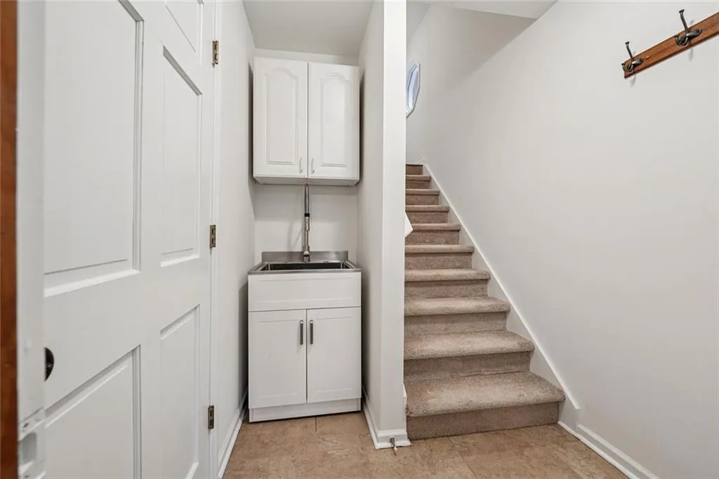 Cumming, Georgia 30041, United States, 5 Bedrooms Bedrooms, ,4 BathroomsBathrooms,Residential,Active,139409