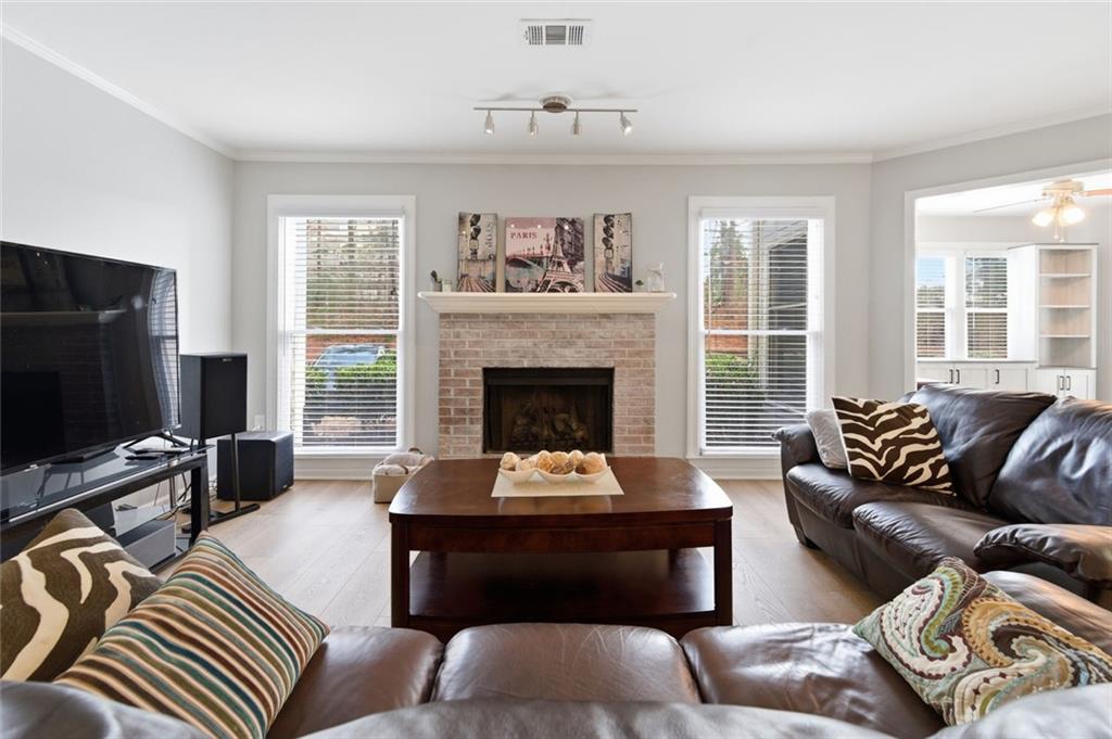 909 Hollyfax Circle NE