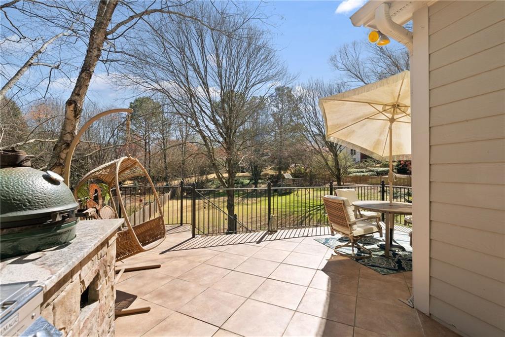 720 Lakeglen Drive, Suwanee, Georgia image 19