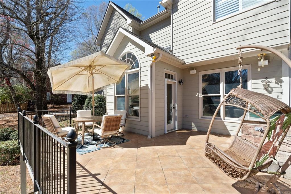 720 Lakeglen Drive, Suwanee, Georgia image 18