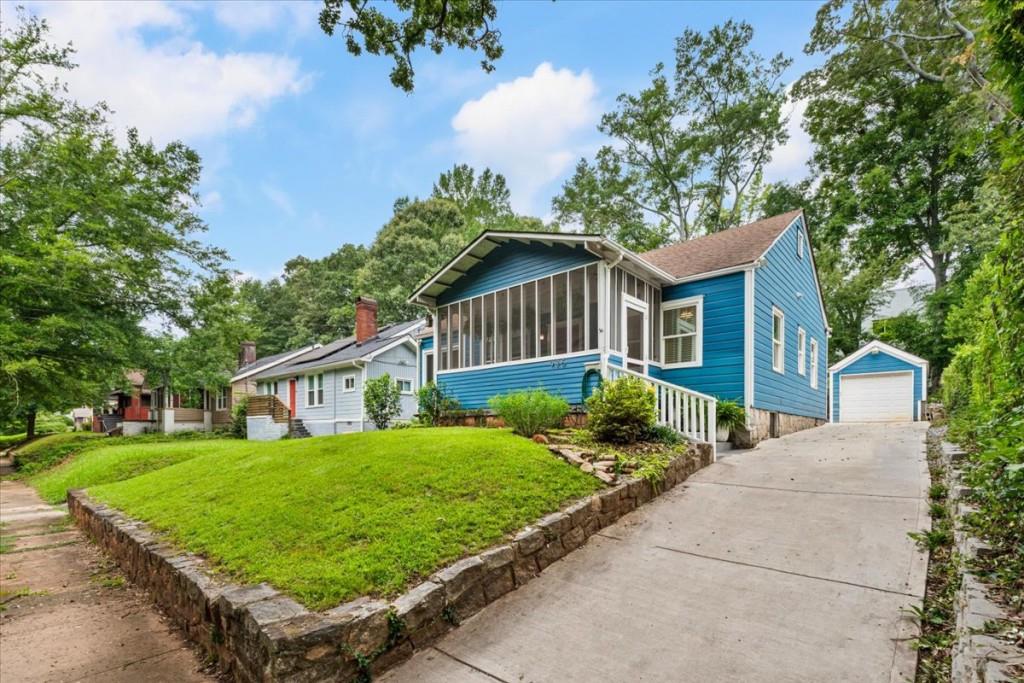 935 Deckner Avenue SW