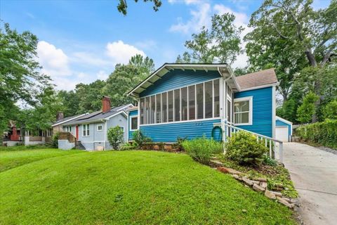 Homes For Sale - 935 Deckner Avenue<br/> Fulton County, Atlanta, GA 30310
