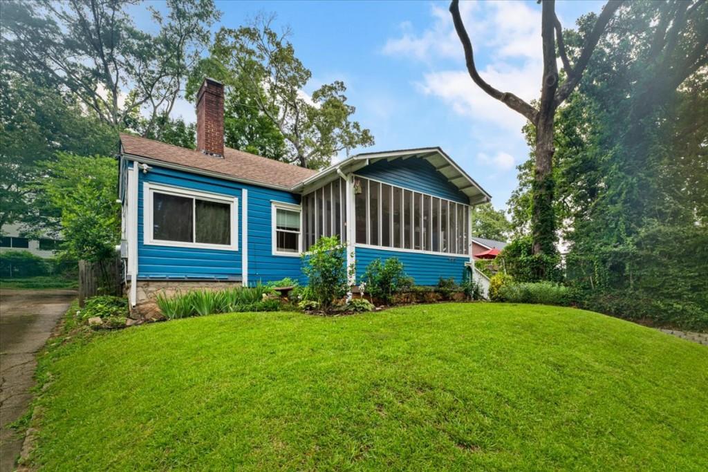 935 Deckner Avenue SW