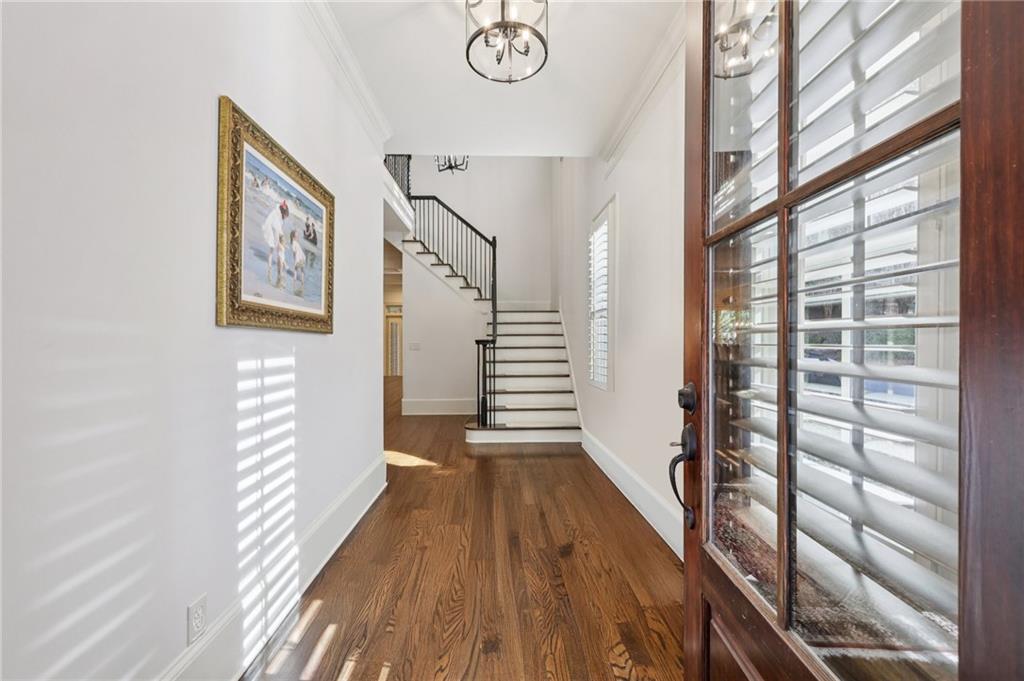 9030 Riverbend Manor