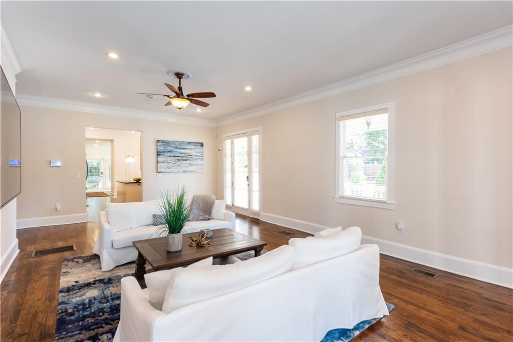 1907 Cambridge Avenue