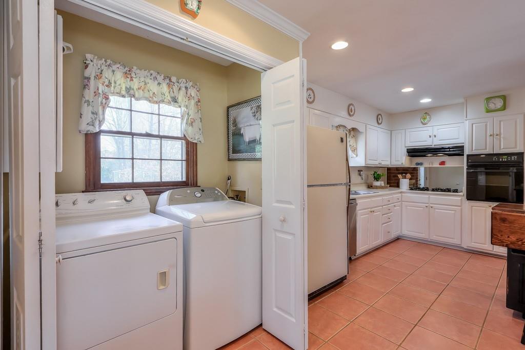 3868 Sharon Drive, Powder Springs, Georgia image 18