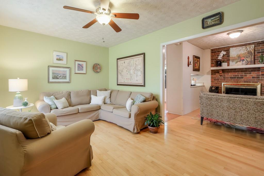 3868 Sharon Drive, Powder Springs, Georgia image 6