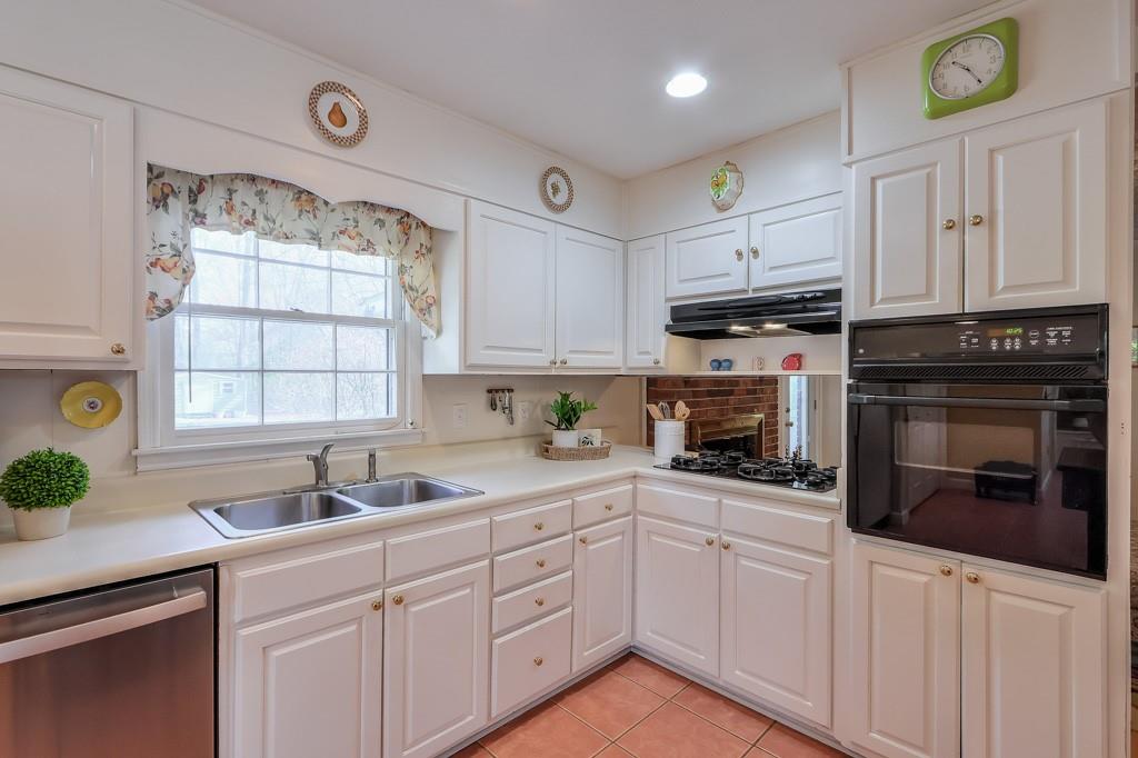 3868 Sharon Drive, Powder Springs, Georgia image 12