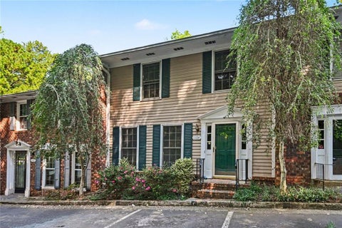 Townhouse For Sale - 1104 Moorestown Cir<br/> Decatur, GA 30033