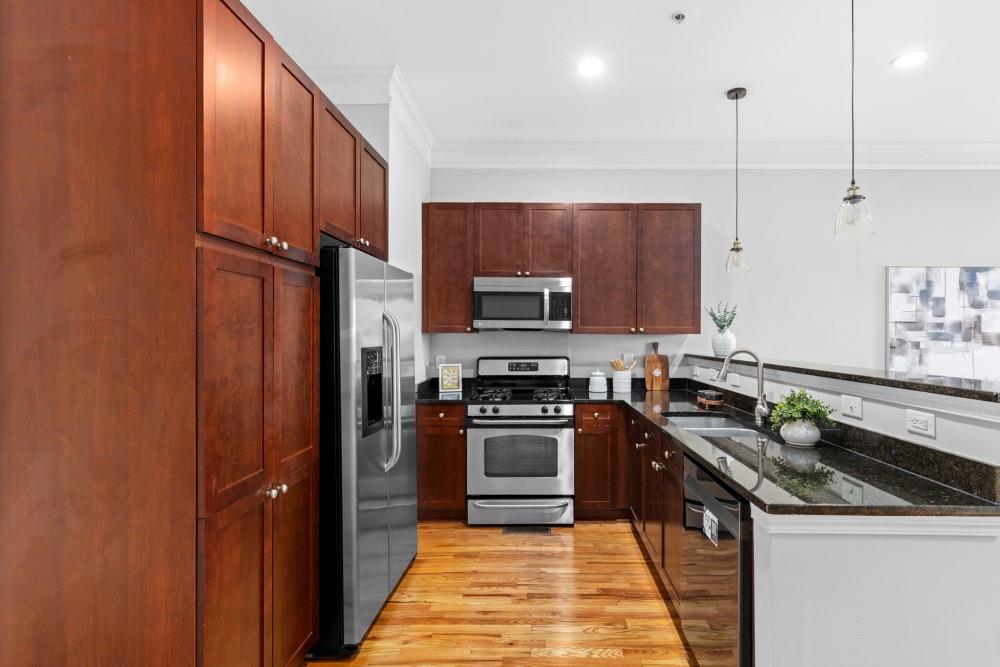 1895 Sterling Oaks Circle