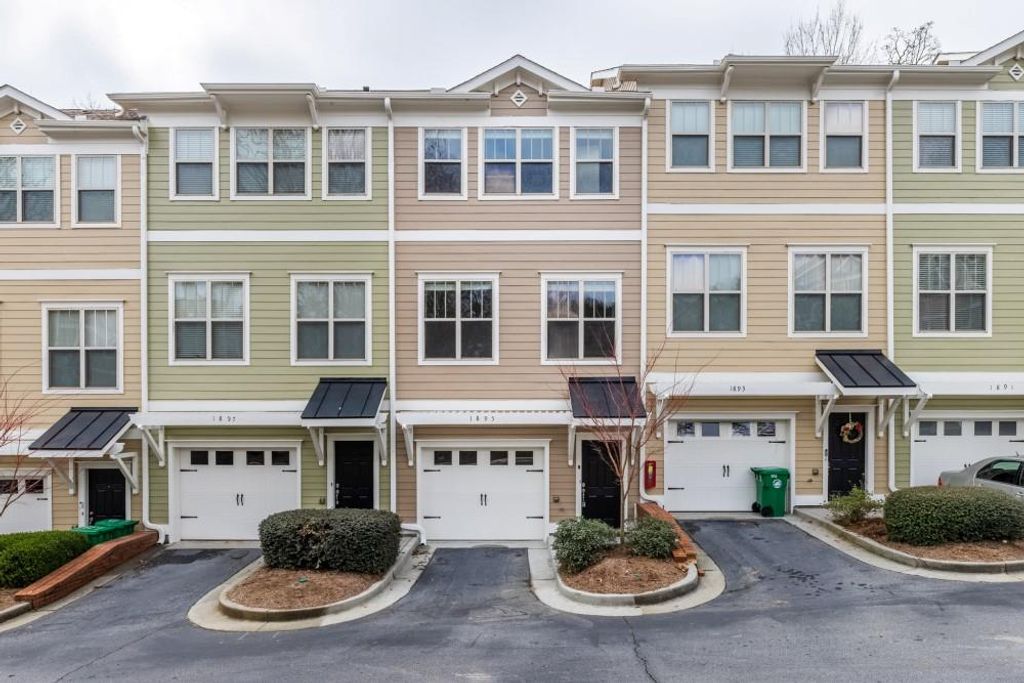 Photo of 1895 Sterling Oaks Circle NE, Atlanta, GA 30319 (MLS # 7721193)
