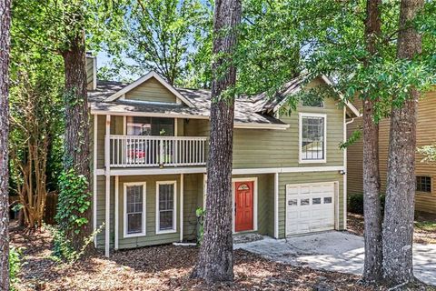 Homes For Sale - 1012 Ascot Court<br/> Riverdale, GA 30296