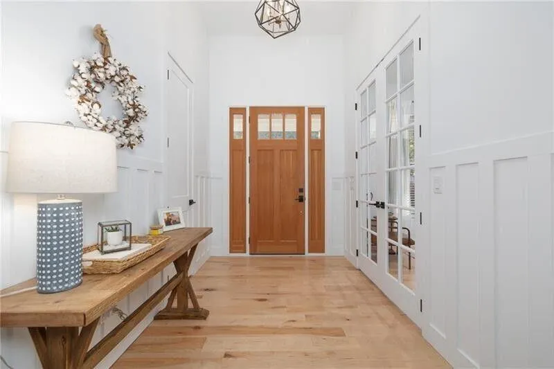 Roswell, Georgia 30075, United States, 4 Bedrooms Bedrooms, ,3 BathroomsBathrooms,Residential,Pending,119912