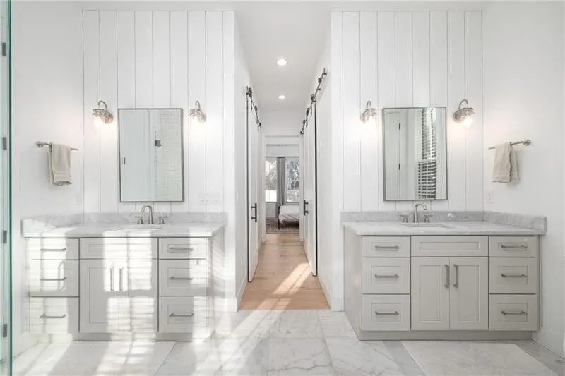 Roswell, Georgia 30075, United States, 4 Bedrooms Bedrooms, ,3 BathroomsBathrooms,Residential,Pending,119912