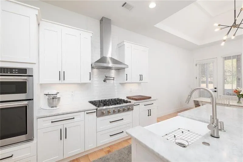 Roswell, Georgia 30075, United States, 4 Bedrooms Bedrooms, ,3 BathroomsBathrooms,Residential,Pending,119912