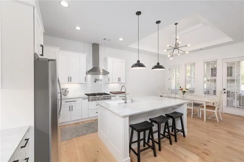 Roswell, Georgia 30075, United States, 4 Bedrooms Bedrooms, ,3 BathroomsBathrooms,Residential,Pending,119912