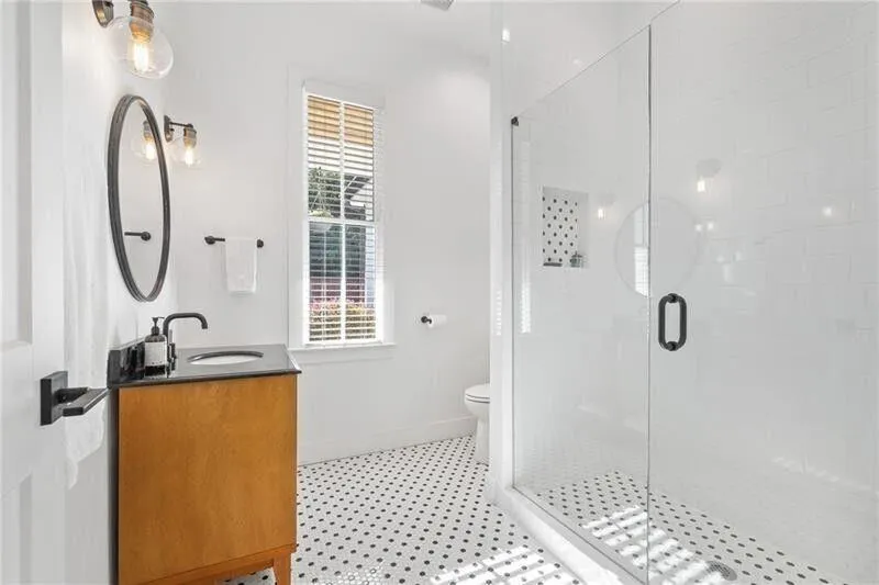 Roswell, Georgia 30075, United States, 4 Bedrooms Bedrooms, ,3 BathroomsBathrooms,Residential,Pending,119912