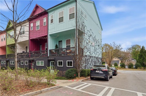Townhouse For Sale - 203 Color Circle<br/> Atlanta, GA 30317