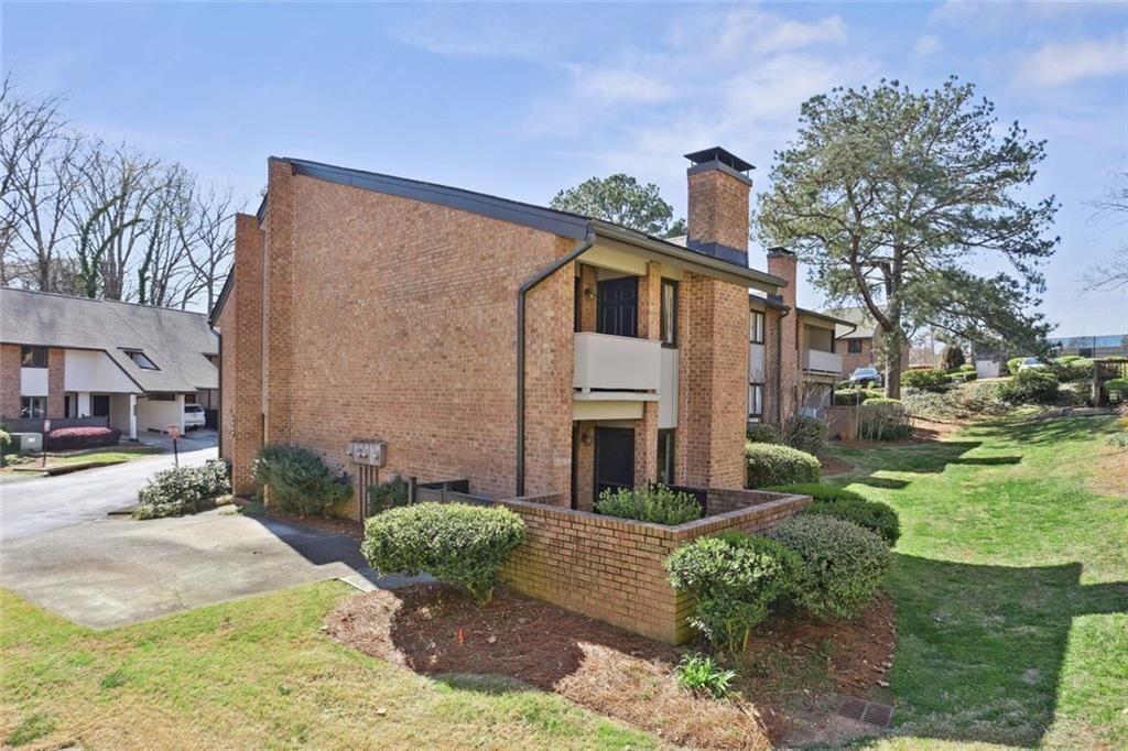 3268 Clairmont North Road NE