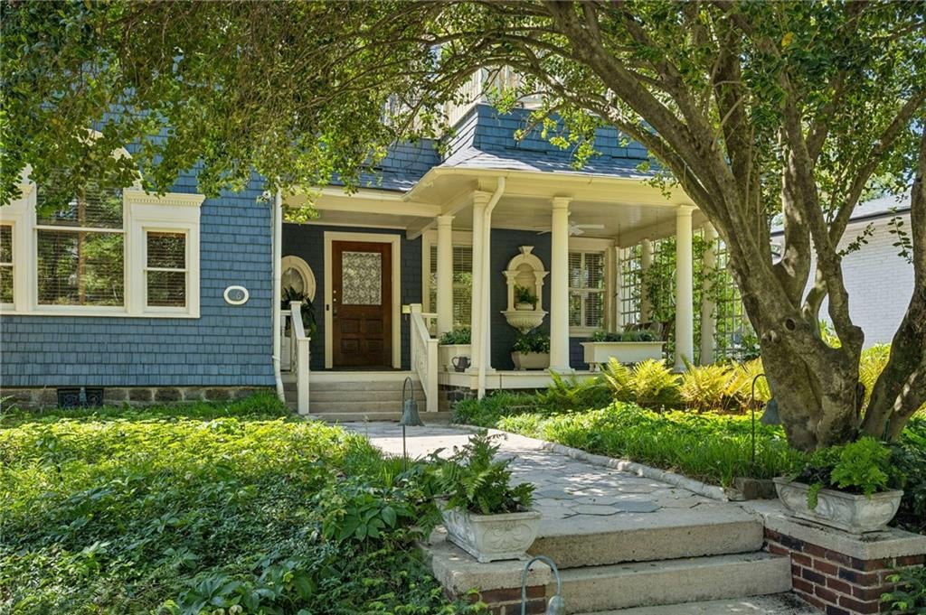 36 Delta Place NE