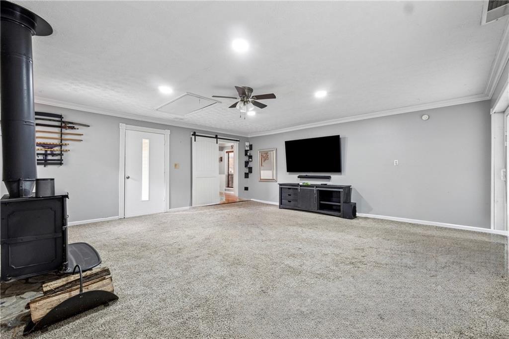 345 VINEYARD Drive NW